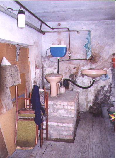 bathroom1.jpg