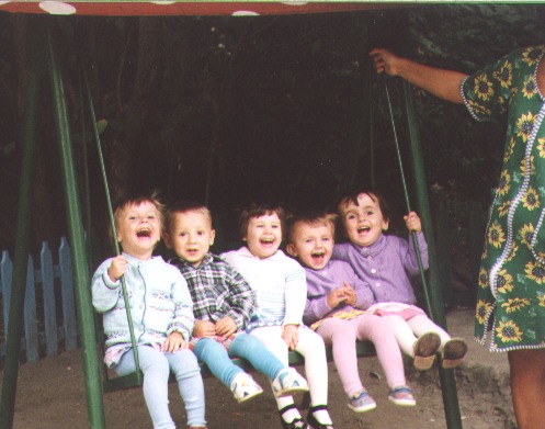 kidsonswing.jpg